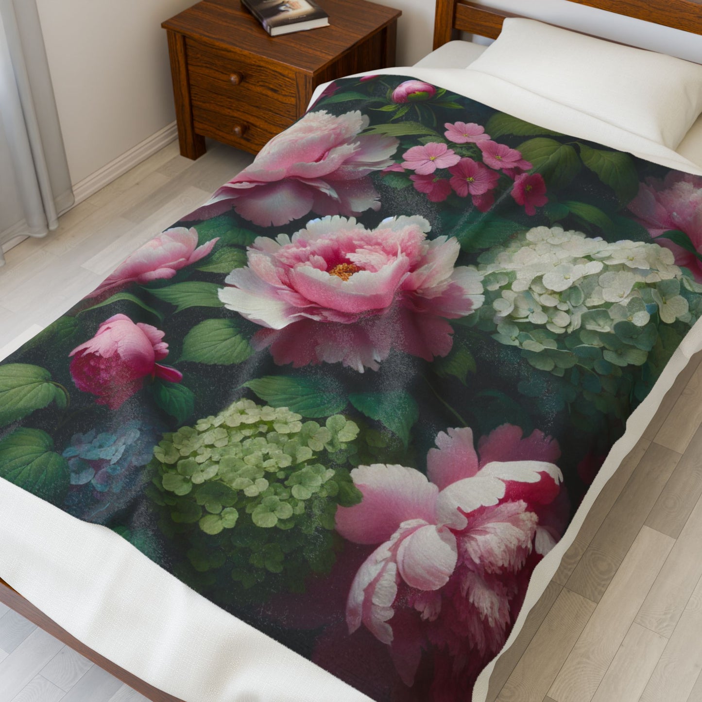 Bountiful Blooms - Plush Blanket